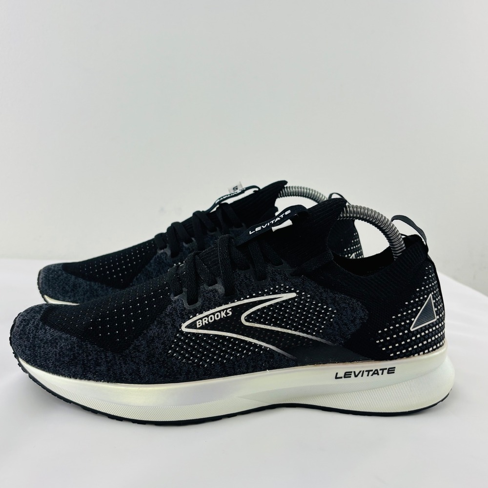 Brooks Levitate 5 Stealthfit Women's Size 9.5 (Medium) Running Shoes Black Gray